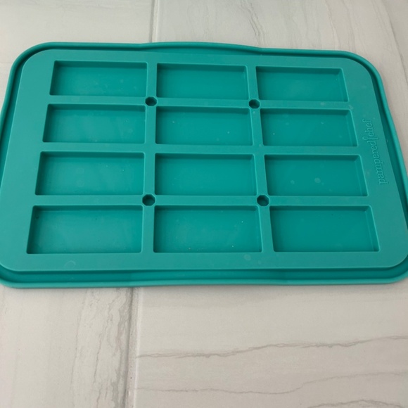 Pampered Chef granola Snack Bar Maker With Lid Silicone Mold Maker - Picture 2 of 4